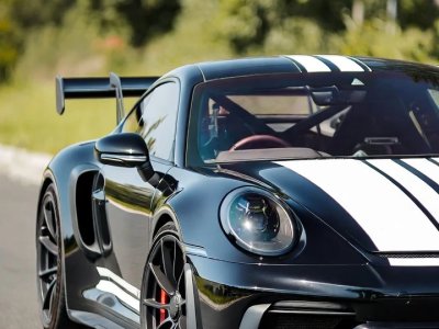 Porsche 911 Gt3 Voiture Sport Noire Bandes Blanches Route Mobile
