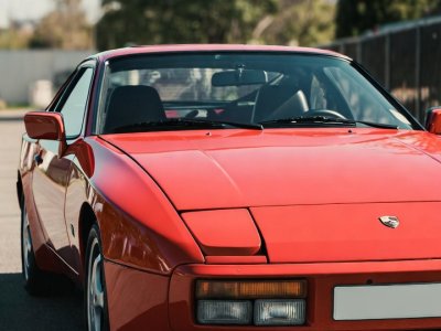 Porsche 924 Rouge Capot